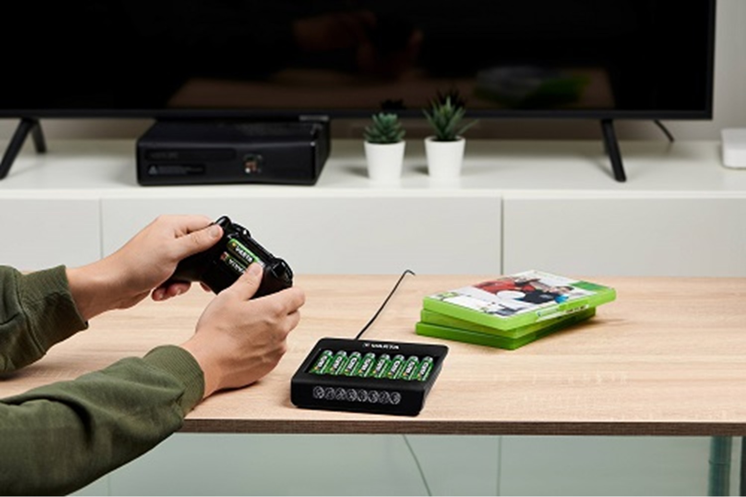 Varta Lcd Multi Plus Aa,Aaa Pil Uyumlu 8'li Şarj Cihazı (Adaptörsüz)