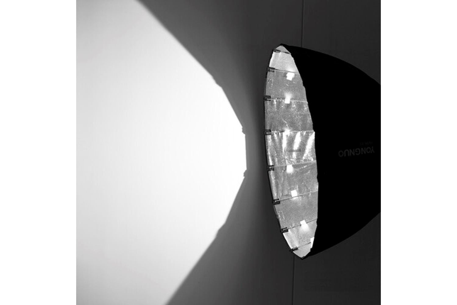 Yongnuo YN16-80 Parabolic Bowens Softbox 80cm