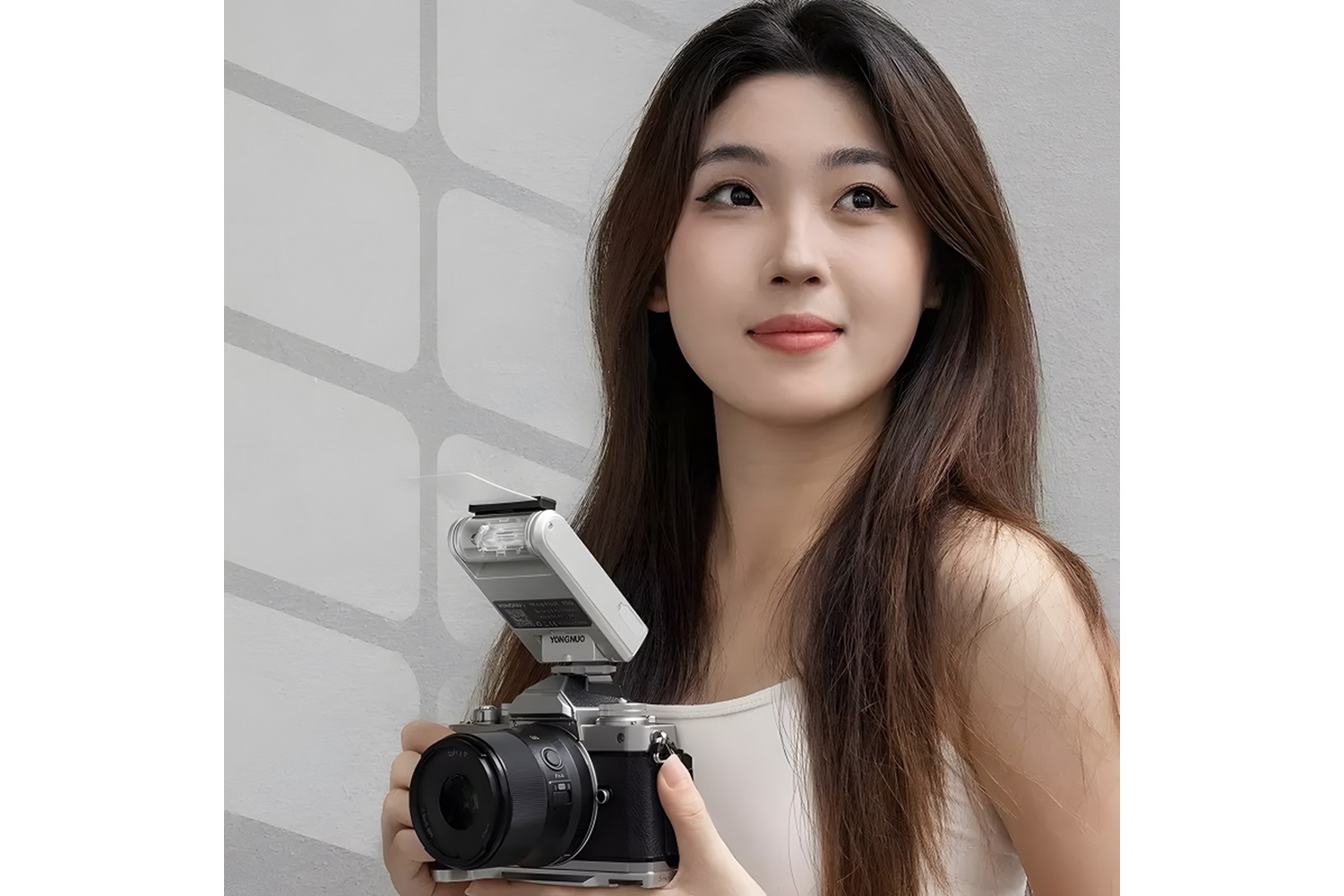 Yongnuo YN6 Micro Bataryalı Universal Tepe Flaşı (Gümüş)